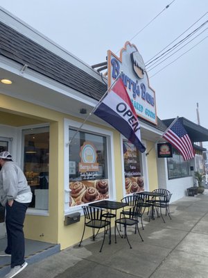 Barry’s Buns by null