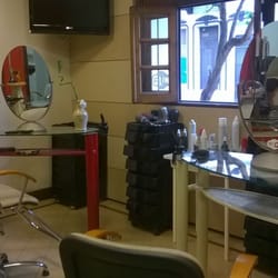 Marcelo Zito - Mientras te están atendiendo podes entretenerte con cualquier dispositivo móvil que tengas a mano porque poseen wi-fi