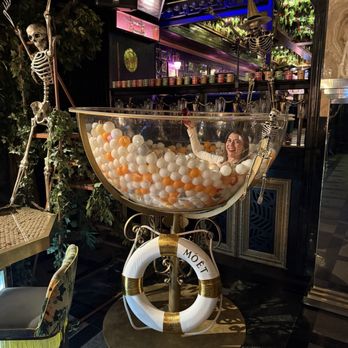 CHAMPAGNE PROBLEMS - Updated December 2025 - 191 Photos & 53 Reviews - 207 Bowery, New York, New