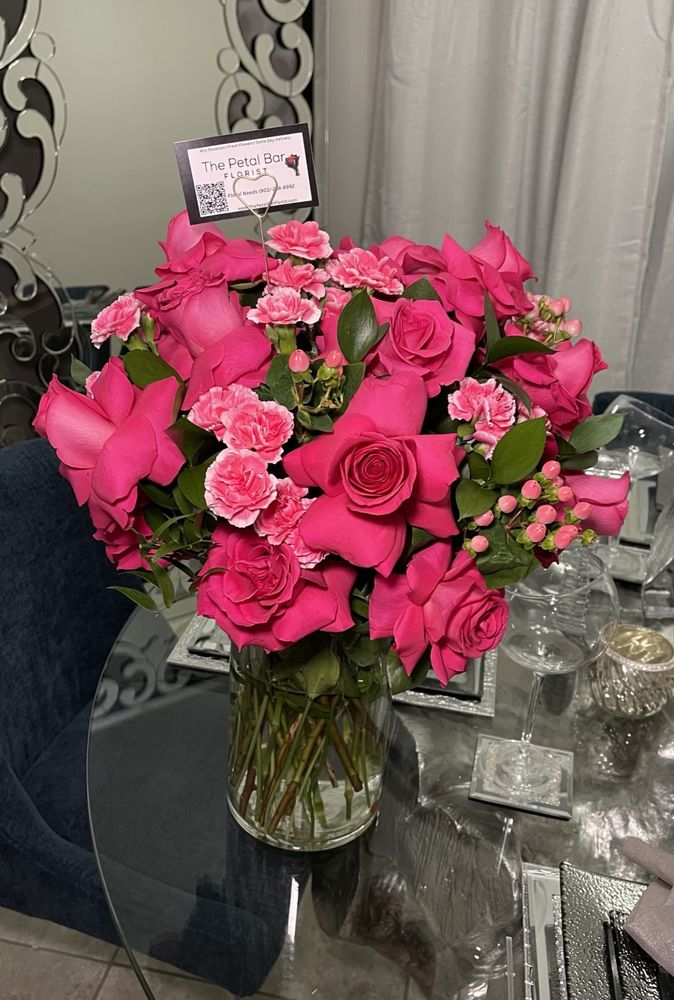 THE PETAL BAR FLORIST Updated October 2024 Request Information 10 Photos Memphis