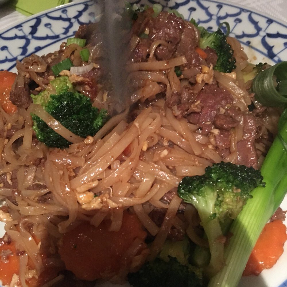 Thai Garden Restaurant - Pad See Ew with Beef - Thai Near Me - Galway, G Thai Garden Restaurant - Pad See Ew with Beef - Thai Near Me - Galway, G