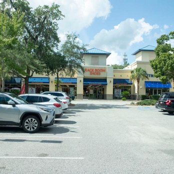 Rack Room Shoes - Parking Lot Entrance with Signage - Shoe Stores Near Me - Bluffton, South Carolina