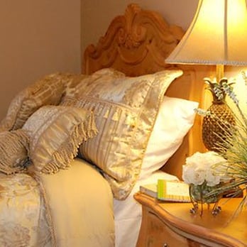 SeniorCare Homes - Bedroom - Retirement Homes Near Me - Overland Park, Kansas SeniorCare Homes - Bedroom - Retirement Homes Near Me - Overland Park, Kansas