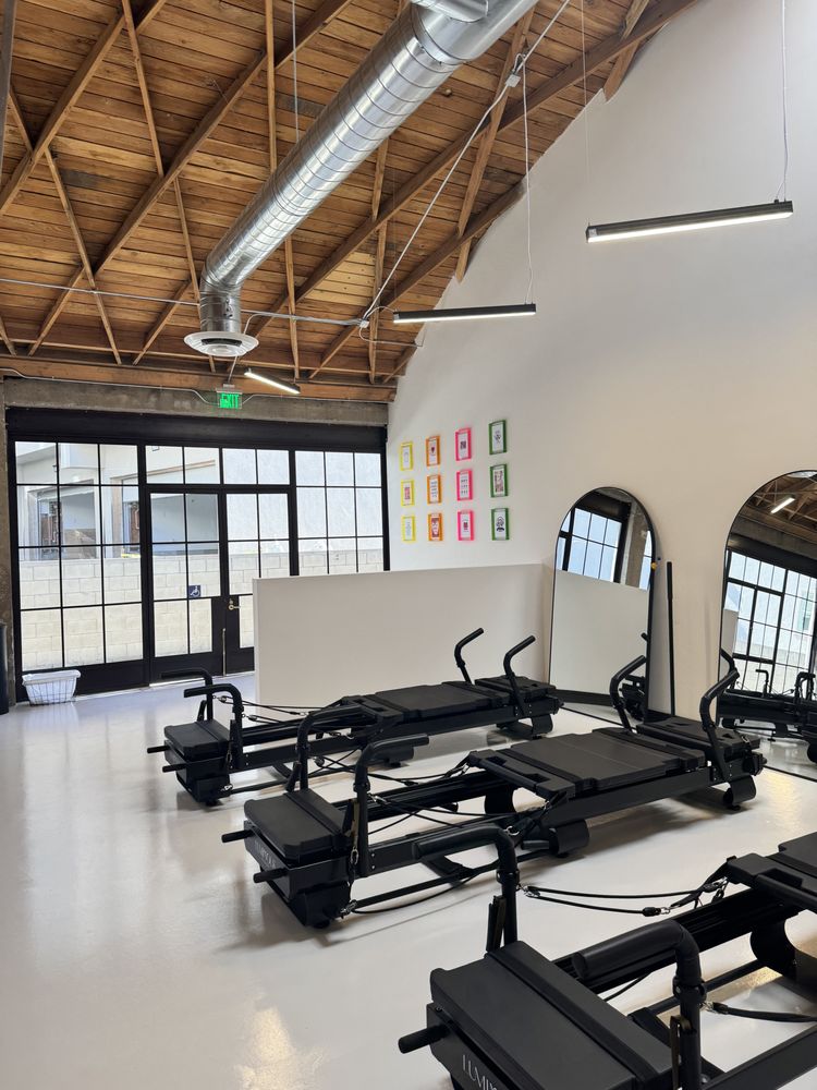 Luminous Physique Logo