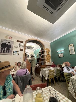 Hostaria Dino e Tony by null