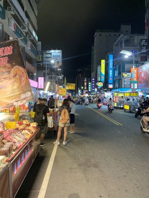 Liouhe Tourist Night Market by null