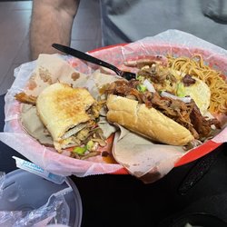 O'Brien's Irish Pub - Bbq sandwich and Thai noodkes
