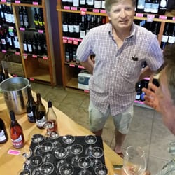 Bowen Island Beer & Wine Cellar - BC's Black Cloud Winery owner/winemaker Bradley Cooper pouring on Saturday 4th June 2016