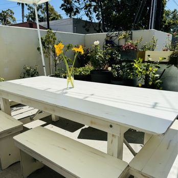 Carp Kitchen & Grocery - Rear patio - Sandwiches Near Me - Carpinteria, California