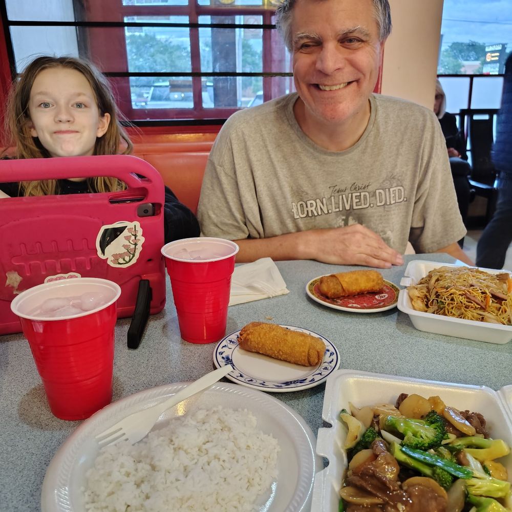 New China Chef - Beef Kow Veggie Eggrolls Chow Mein With Pan Fried Noodles Regular Egg Roll - Chinese Near Me - Streamwood, Illinois New China Chef - Beef Kow Veggie Eggrolls Chow Mein With Pan Fried Noodles Regular Egg Roll - Chinese Near Me - Streamwood, Illinois