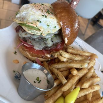 Sweet Maple - Mexicali Burger - Breakfast & Brunch Near Me - Santa Monica, California
