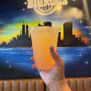 Big Rocs Deli - Roc Fresher Peach Lemonade - Delis Near Me - Newark, New Jersey Big Rocs Deli - Roc Fresher Peach Lemonade - Delis Near Me - Newark, New Jersey