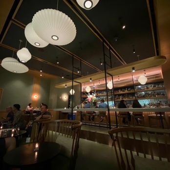Eleven - Inside - Cocktail Bars Near Me - Honolulu, Hawaii