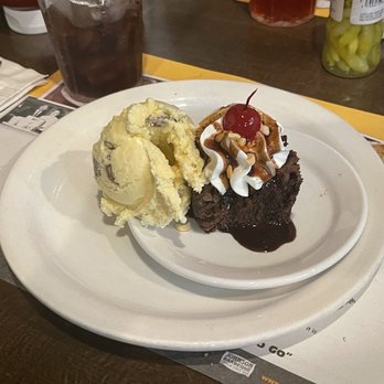 Freds Market - Riverview - Chocolate brownie Vanilla ice cream - Southern Near Me - Riverview, Florida Freds Market - Riverview - Chocolate brownie Vanilla ice cream - Southern Near Me - Riverview, Florida