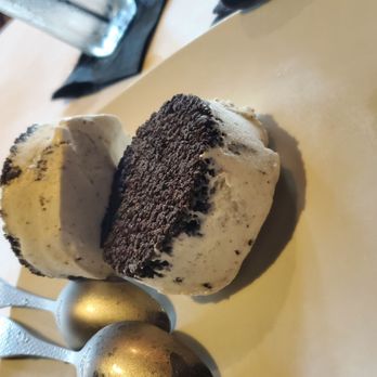 Table 31 - Oreo Cookie ice cream cake - New American Near Me - Mooresville, North Carolina Table 31 - Oreo Cookie ice cream cake - New American Near Me - Mooresville, North Carolina