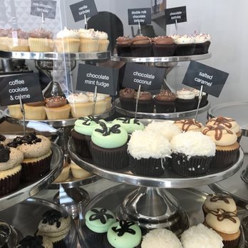 Georgetown Cupcake - Cupcakes Near Me - Washington, DC, District of Columbia