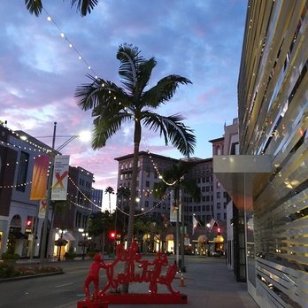 Rodeo Drive - Rodeo Drive in Beverly Hills. Photo by, George Vreeland Hill - Local Flavor Near Me Rodeo Drive - Rodeo Drive in Beverly Hills. Photo by, George Vreeland Hill - Local Flavor Near Me