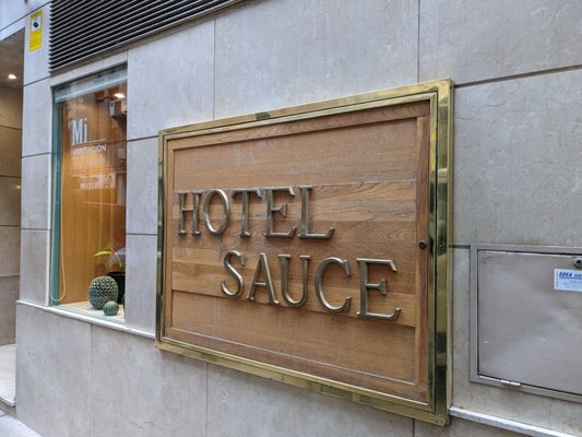 Hotel Sauce by null