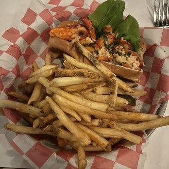 Smack Shack - Connecticut Style Lobster Roll - Seafood Near Me - Minneapolis, Minnesota