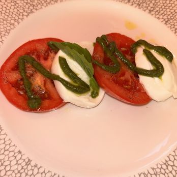 Settecento - Caprese salad - lunch portion - Italian Near Me - Los Angeles, California Settecento - Caprese salad - lunch portion - Italian Near Me - Los Angeles, California