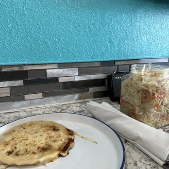 Pupusatime - Pupusa de Asada with cabbage salad - Salvadoran Near Me - Hollywood, Florida