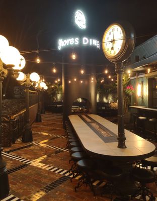 Shores Diner by null