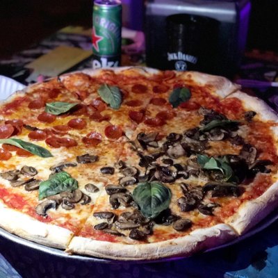 Pizza Tropical by null