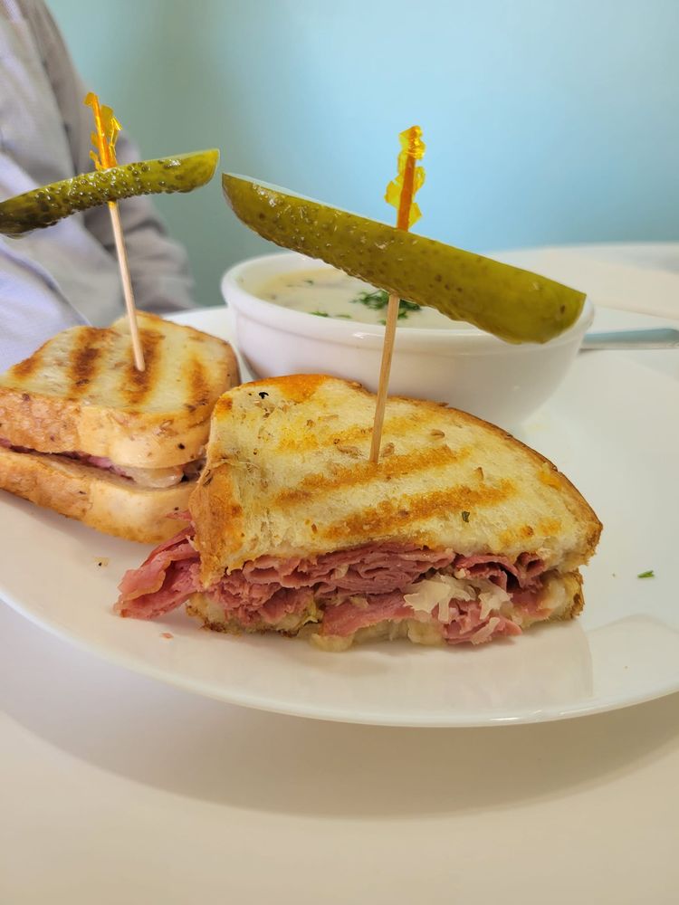 CHERRY LANE CAFE 19312 Township Road 440, Edberg, Alberta, Canada