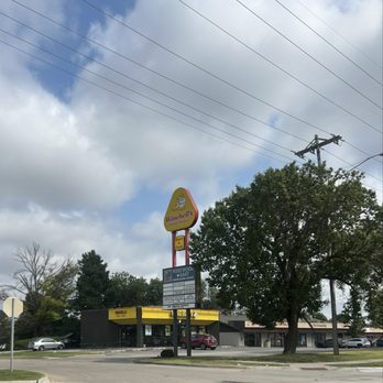 Winchell's Donut House - View from street - Donuts Near Me - Omaha, Nebraska Winchell's Donut House - View from street - Donuts Near Me - Omaha, Nebraska