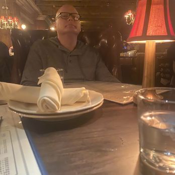 Gilt Bar - Mark in the cozy Gilt. - New American Near Me - Chicago, Illinois