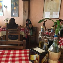 Ristorante Il Gusto d'Italia - Los cuadros de Da Vinci adornan el lugar