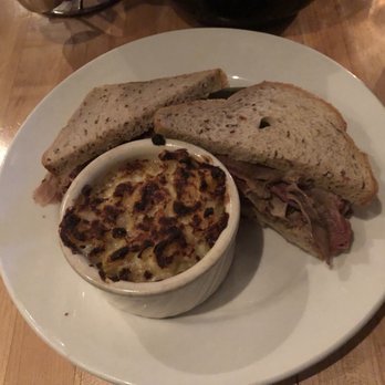 Hopleaf Bar - Beef brisket sandwich with mac & cheese - Gastropubs Near Me - Chicago, Illinois Hopleaf Bar - Beef brisket sandwich with mac & cheese - Gastropubs Near Me - Chicago, Illinois