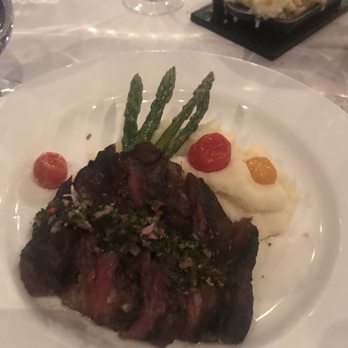 Fleetwood's on Front St - New American Near Me - Lahaina, Hawaii
