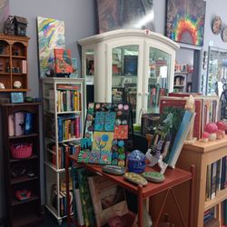 Books On the Vine - Books and artsy stuff.