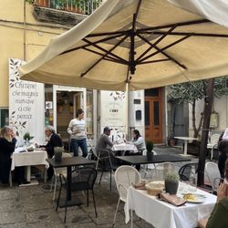 L'Unico - Seating area