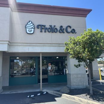 FroYo & Co. - Ice Cream & Frozen Yogurt Near Me - Ceres, California