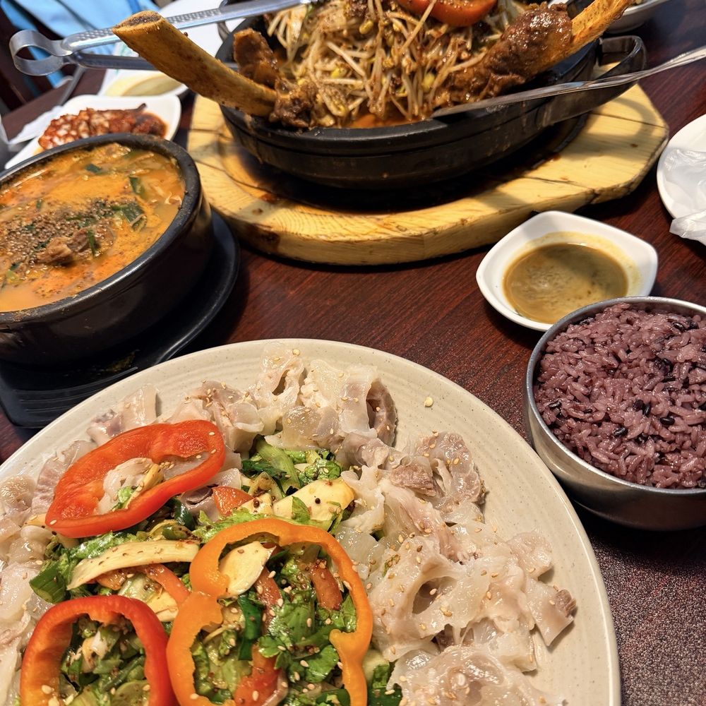 Chung Ki Wa BBQ Korean Restaurant - Braised baby back ribs, ox knee, dark goat soup. - Korean Near Me - Duluth, Georgia Chung Ki Wa BBQ Korean Restaurant - Braised baby back ribs, ox knee, dark goat soup. - Korean Near Me - Duluth, Georgia