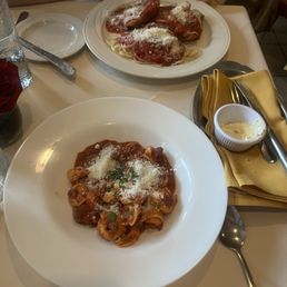 Tortellini Bolognese & Chicken Parmesan Tortellini Bolognese & Chicken Parmesan