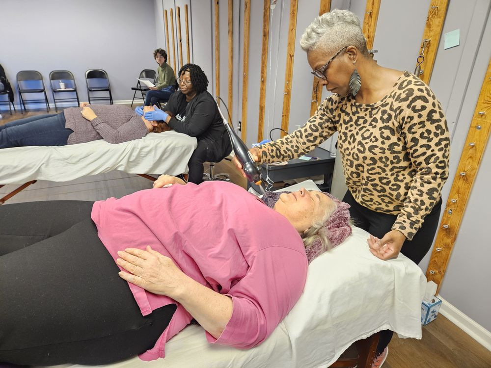 Anointed Hands Physical Therapy & Fitness Logo