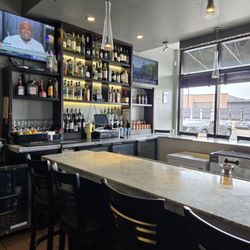 Metropolitan Bar & Grill - Bar