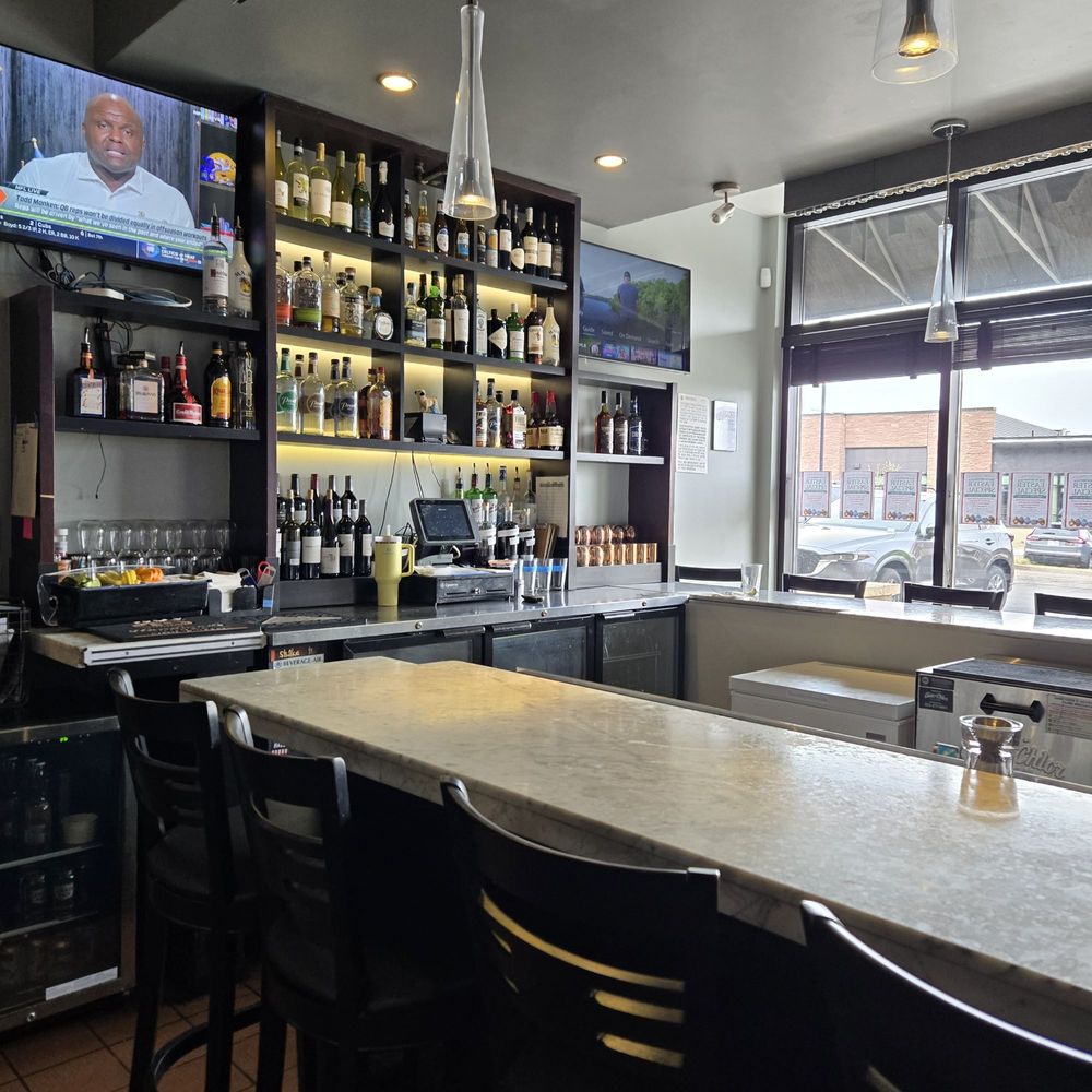 Metropolitan Bar & Grill