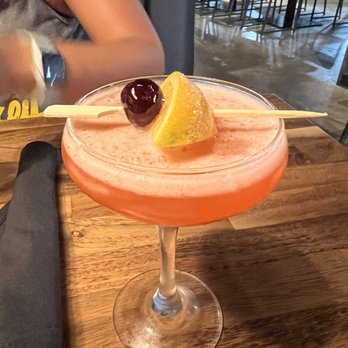 Derby Restaurant - Smoke show very sad it didn't smoke or have a show for the price of this drink $14 and so small - American Near Me - Dallas, Texas