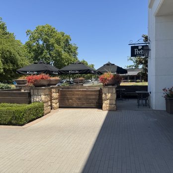 Peet's Coffee - Outdoor seating - Coffee & Tea Near Me - Concord, California