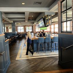 Milestones Restaurants - Bar