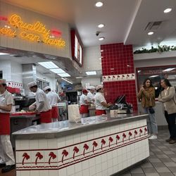 In-N-Out Burger - Front