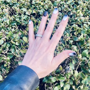 Daniel Nail Spa - Round square with black and white ombré and black Diamond bling accent nail - Nail Salons Near Me - Menifee, California