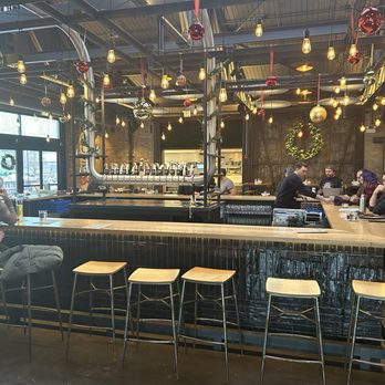 Goose Island Salt Shed Pub - Inside - Brewpubs Near Me - Chicago, Illinois