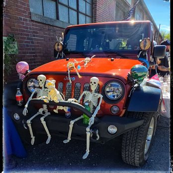 Apple Butter Festival - Festive Decorations - Festivals Near Me - Berkeley Springs, West Virginia Apple Butter Festival - Festive Decorations - Festivals Near Me - Berkeley Springs, West Virginia