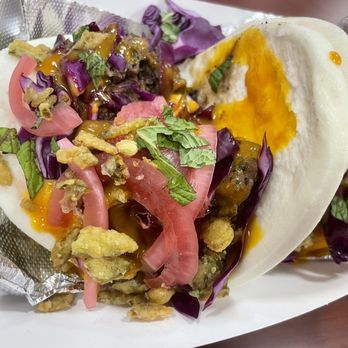 Earl B’s Catering - Brisket Bao - Food Trucks Near Me - Noblesville, Indiana