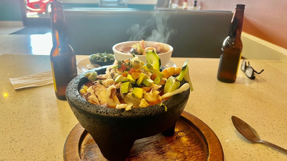 Mariscos El Pulpo Sports Bar & Grill